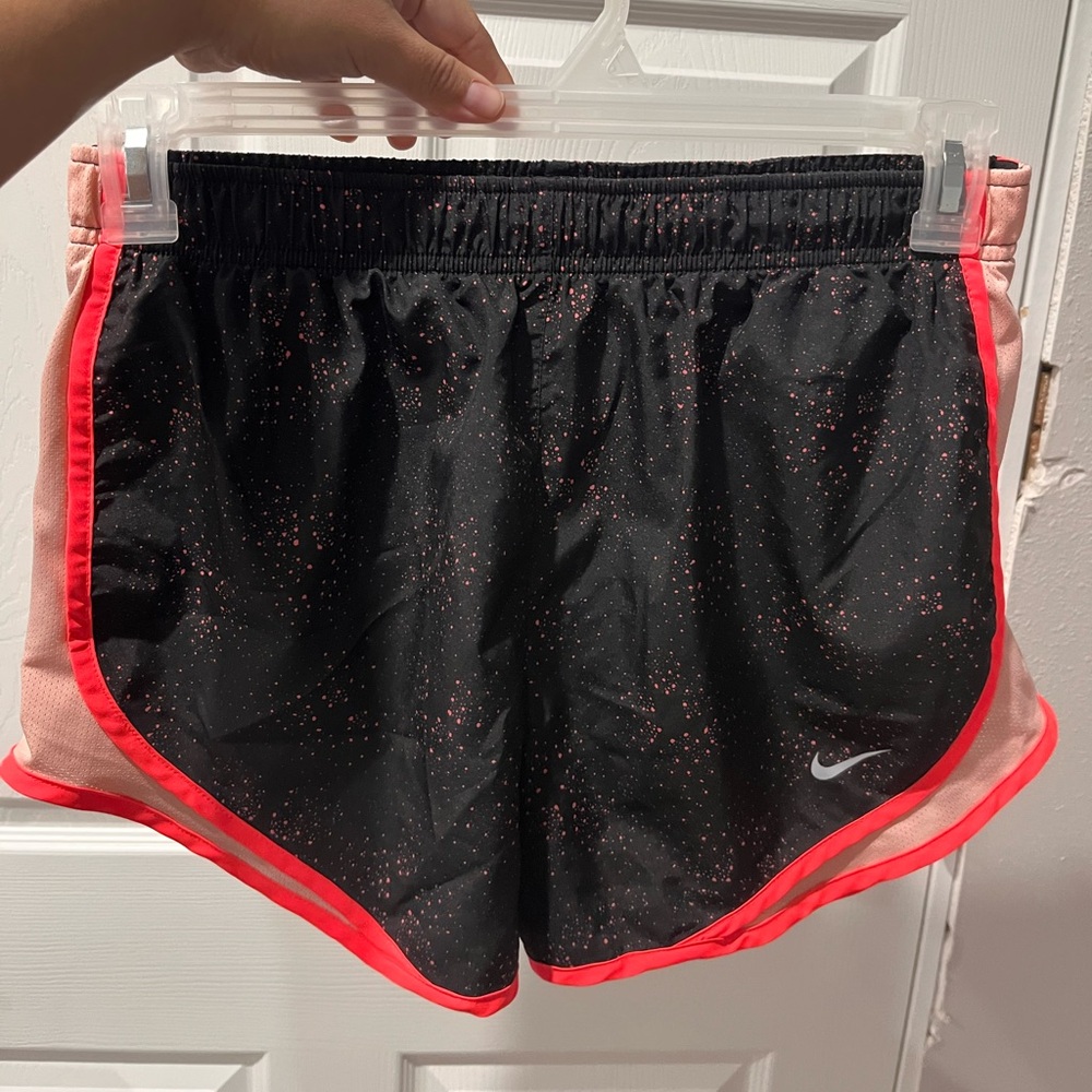 🔴Nike Medium Black and Pink Dri-FIT Shorts
